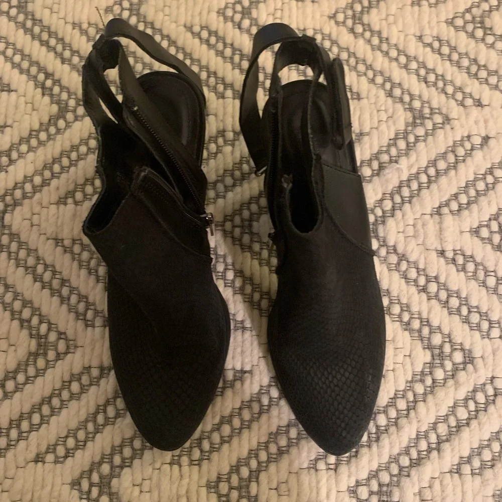 Kenneth Cole Booties - Picture 1 of 3